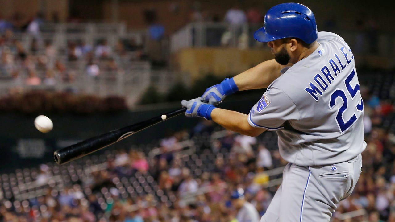 Royals' bullpen falters late, Twins avoid sweep
